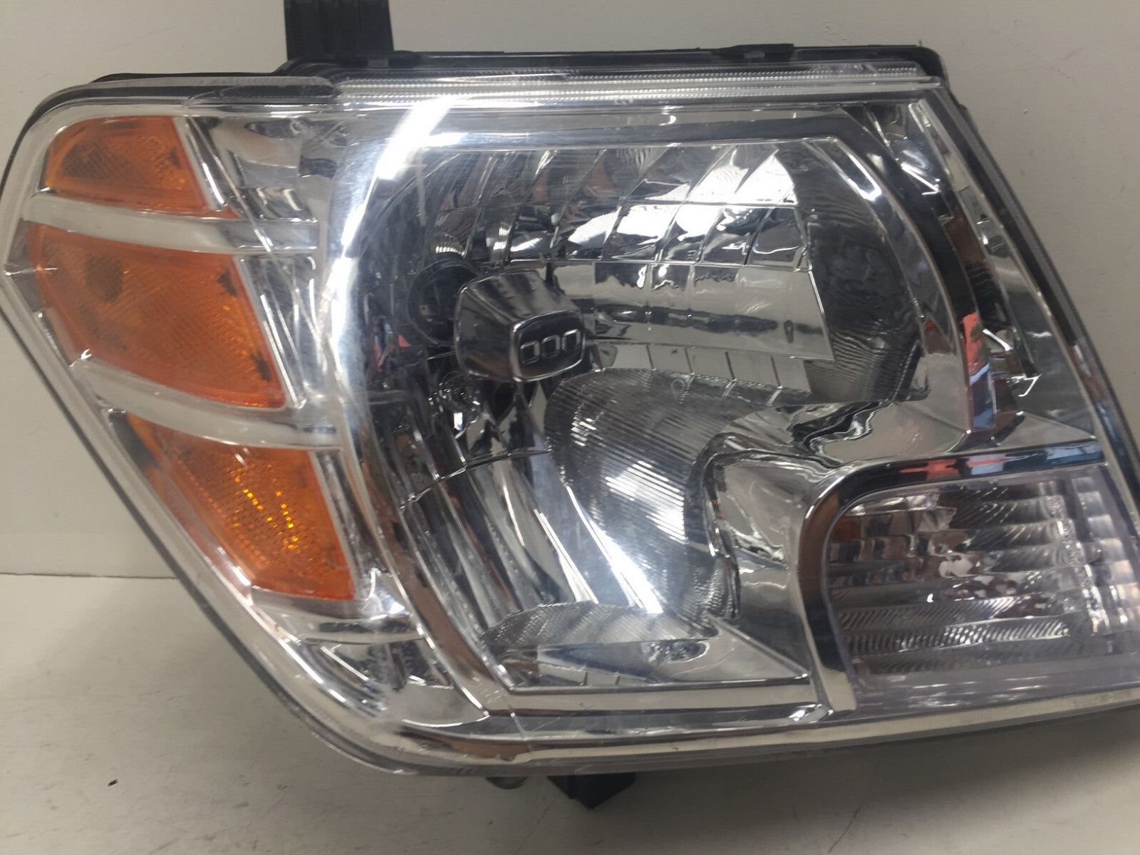 Head light Damaged RH Right Passenger Nissan Frontier 2009-2013 CAPA