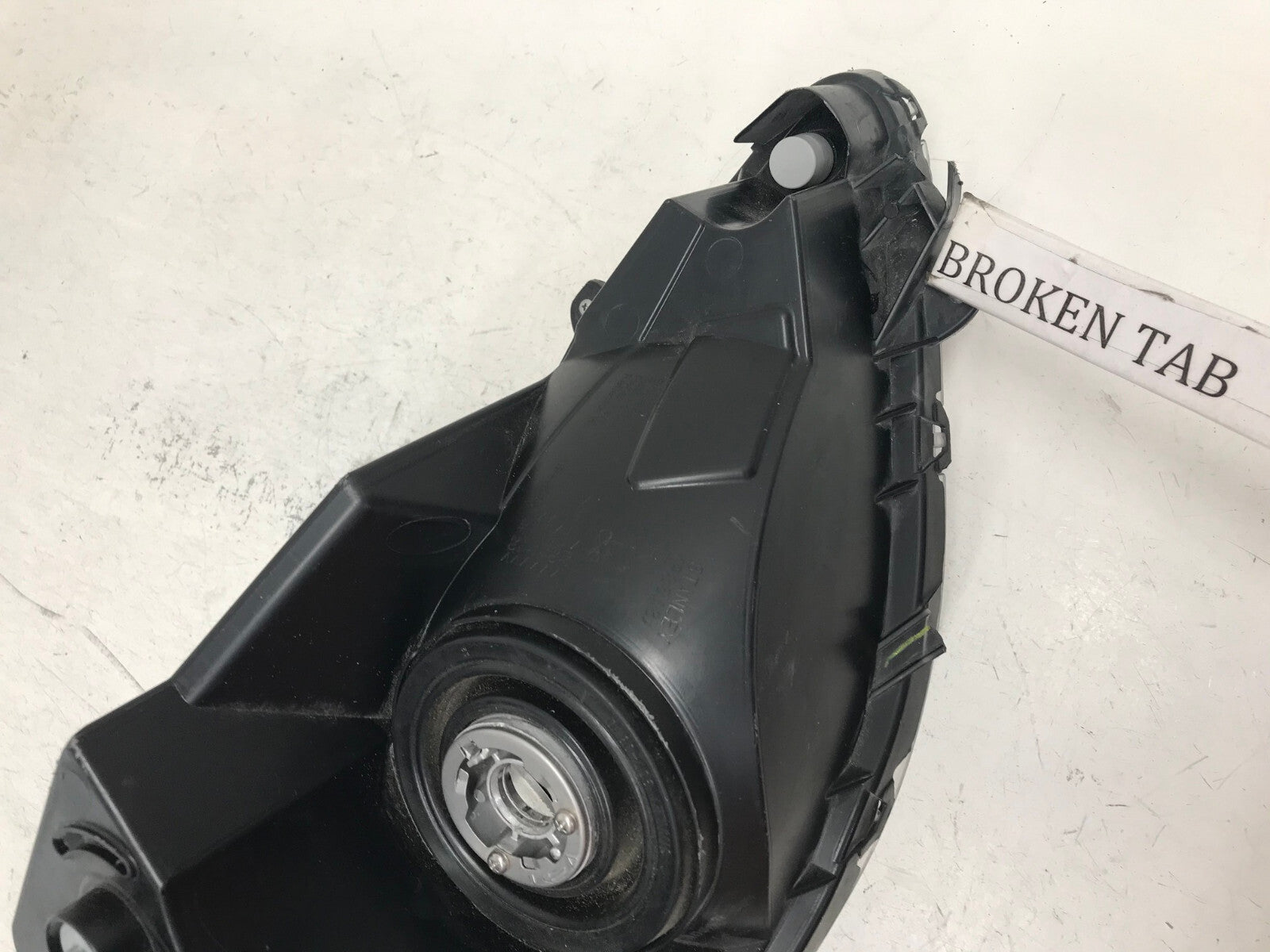 Headlight Damaged Passenger Right RH Toyota Sienna 2011-2013 8111008032 OEM