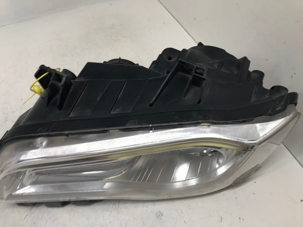 Halogen Headlight Damaged Left Driver LH Chrysler 300 2018-2021 68269811AC OEM