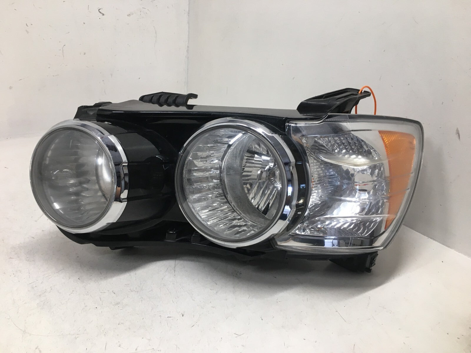 Headlight Damaged Left Driver LH Chevrolet Sonic 2012-2016 96830971 OEM