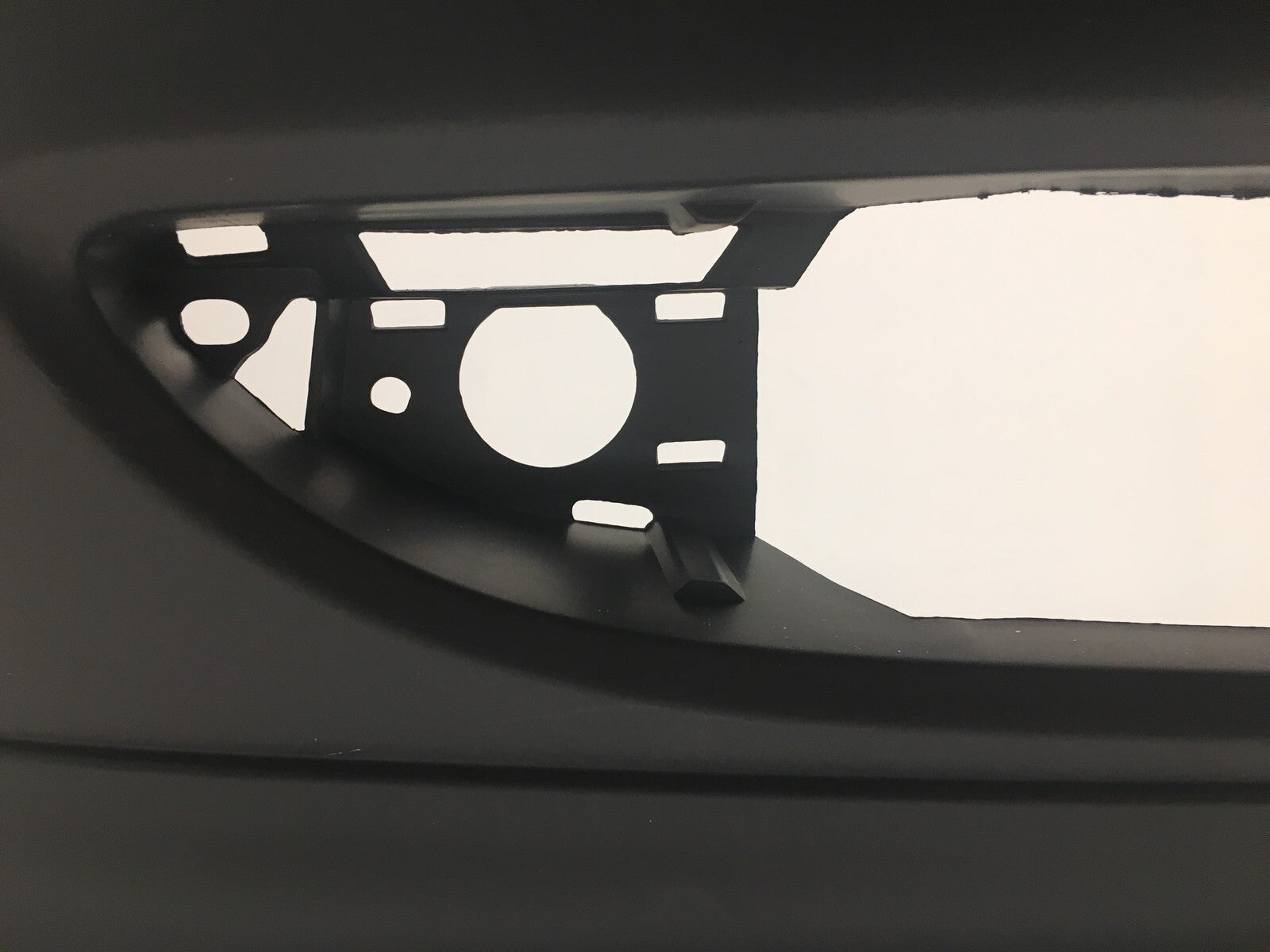 Front Bumper Cover Ford Focus w/ fog lamp holes Never painted 2000-2004 OEM2