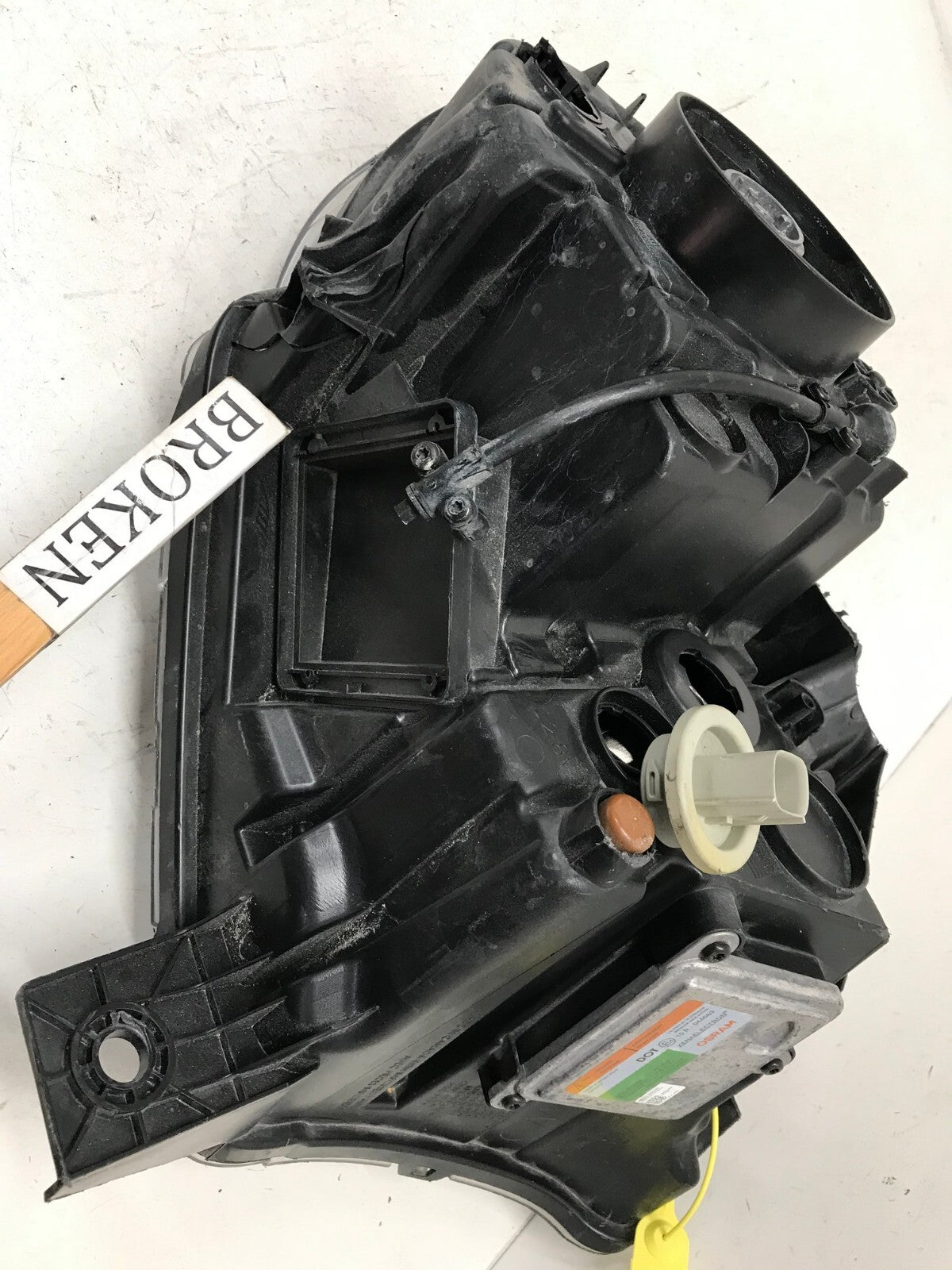 Headlight Damaged Left Driver LH Dodge Durango 2016-2020 68261183AE OEM