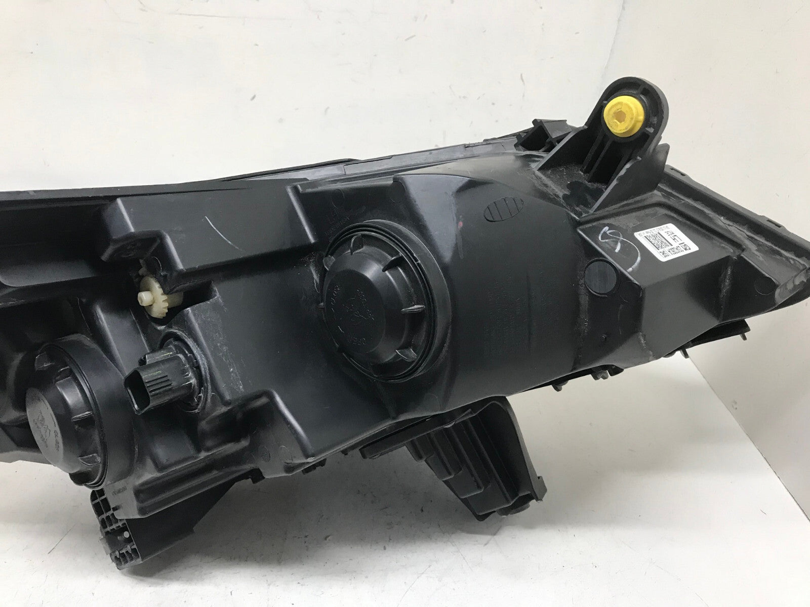 Headlight Damaged Left LH Driver 2013-2017 Chevrolet Traverse 23402604 OEM