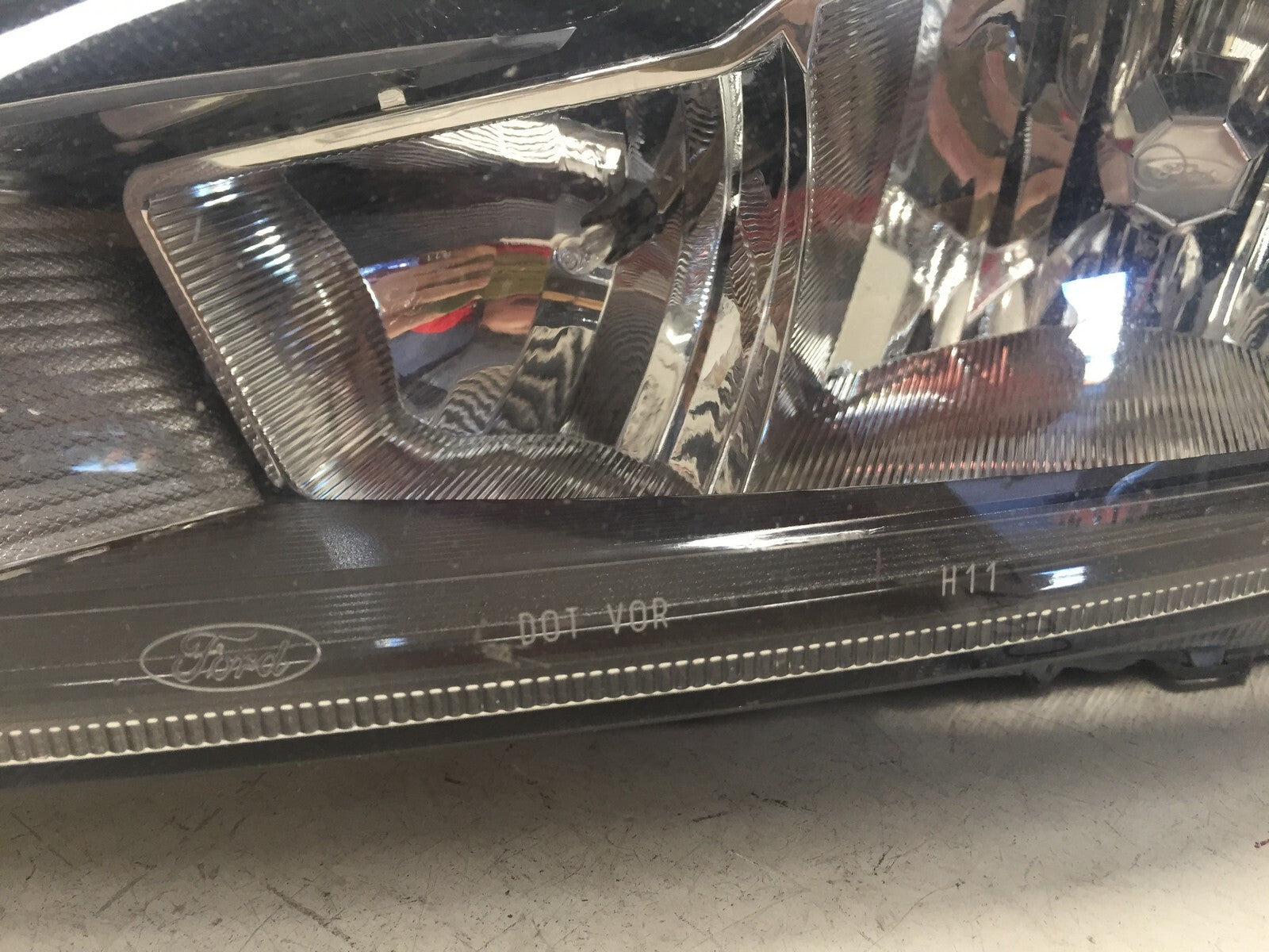 Halogen Headlight Damaged Left Driver LH Ford Focus 2015-2018 F1EB-13W030-J OEM