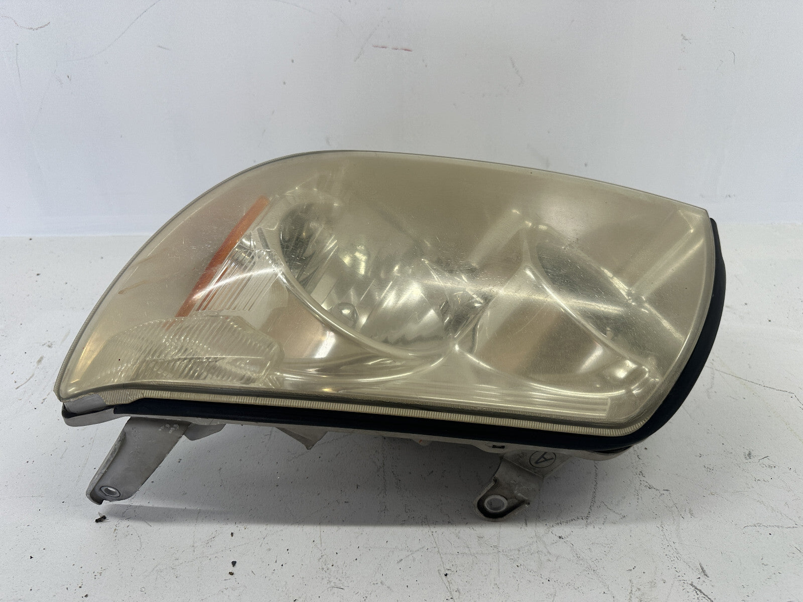 Headlight Damaged Left Driver LH 2004 2005 Toyota 4Runner TO2502146 OEM