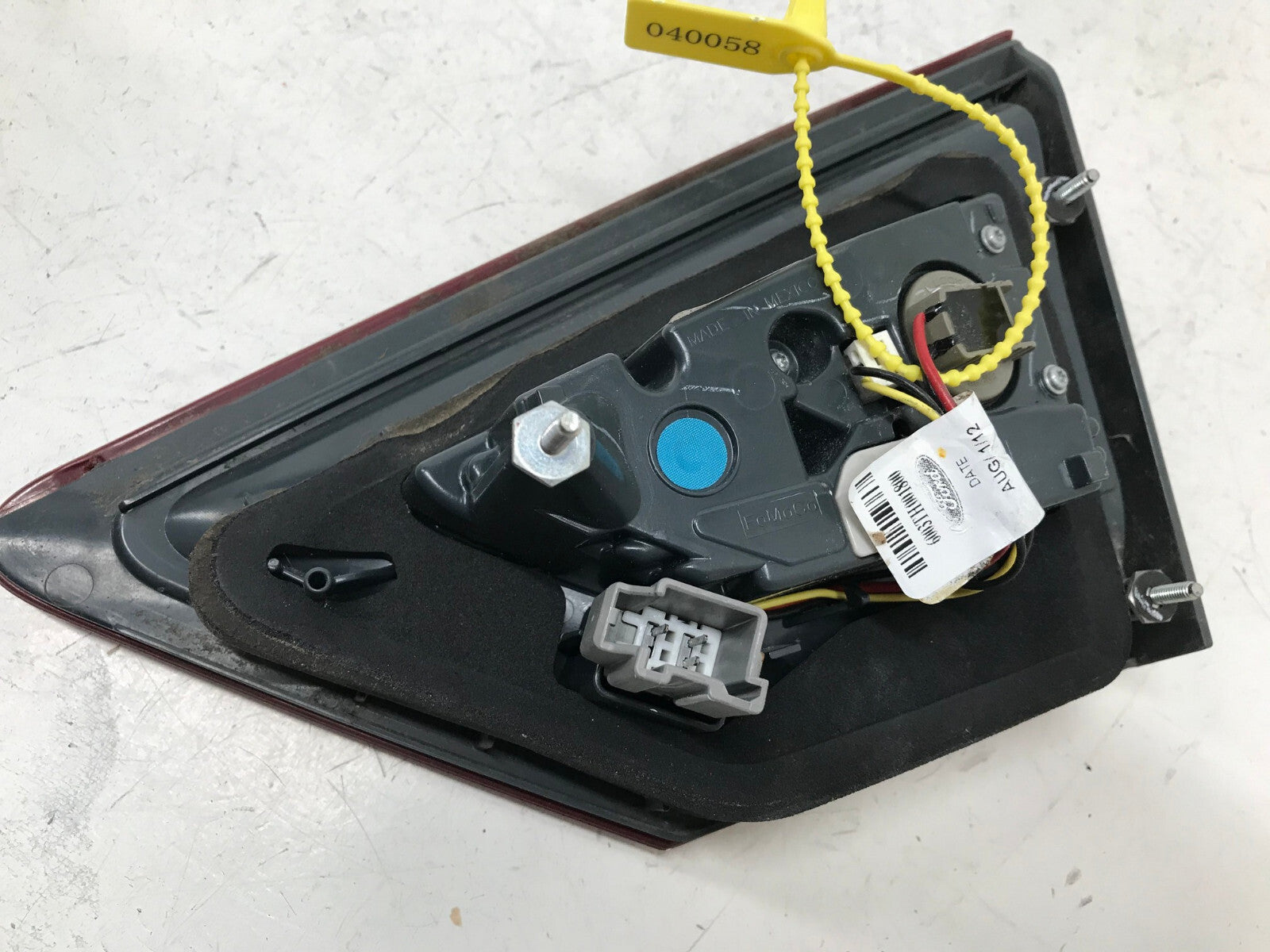 Tail light Damaged Left LH Driver Ford Fusion 2013 - 2016 DS73-13A603-AD OEM