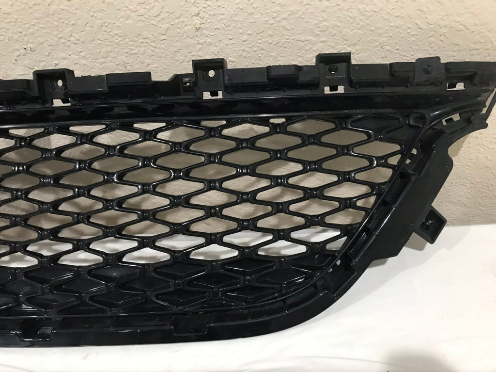 Grill Grille Black Chrysler Pacifica Lower Grille 2020 2021 6WF63TRMAB OEM