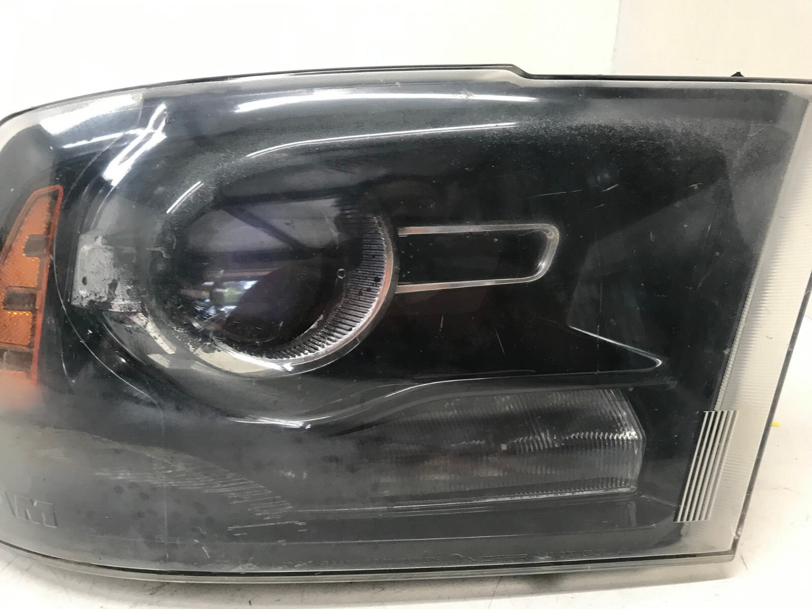 Headlight Damaged Passenger RH Projector Ram Truck 2015-2018 68093220AD OEM
