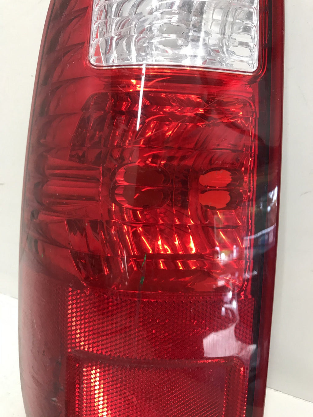 Halogen Tail light Damaged Left Driver LH Ford F-250 Super Duty 2008-2016 OEM