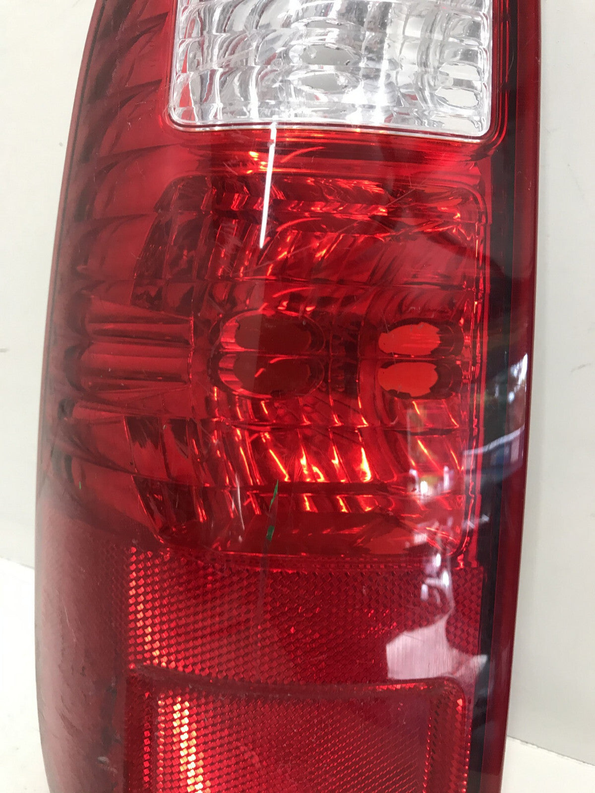 Halogen Tail light Damaged Left Driver LH Ford F-250 Super Duty 2008-2016 OEM
