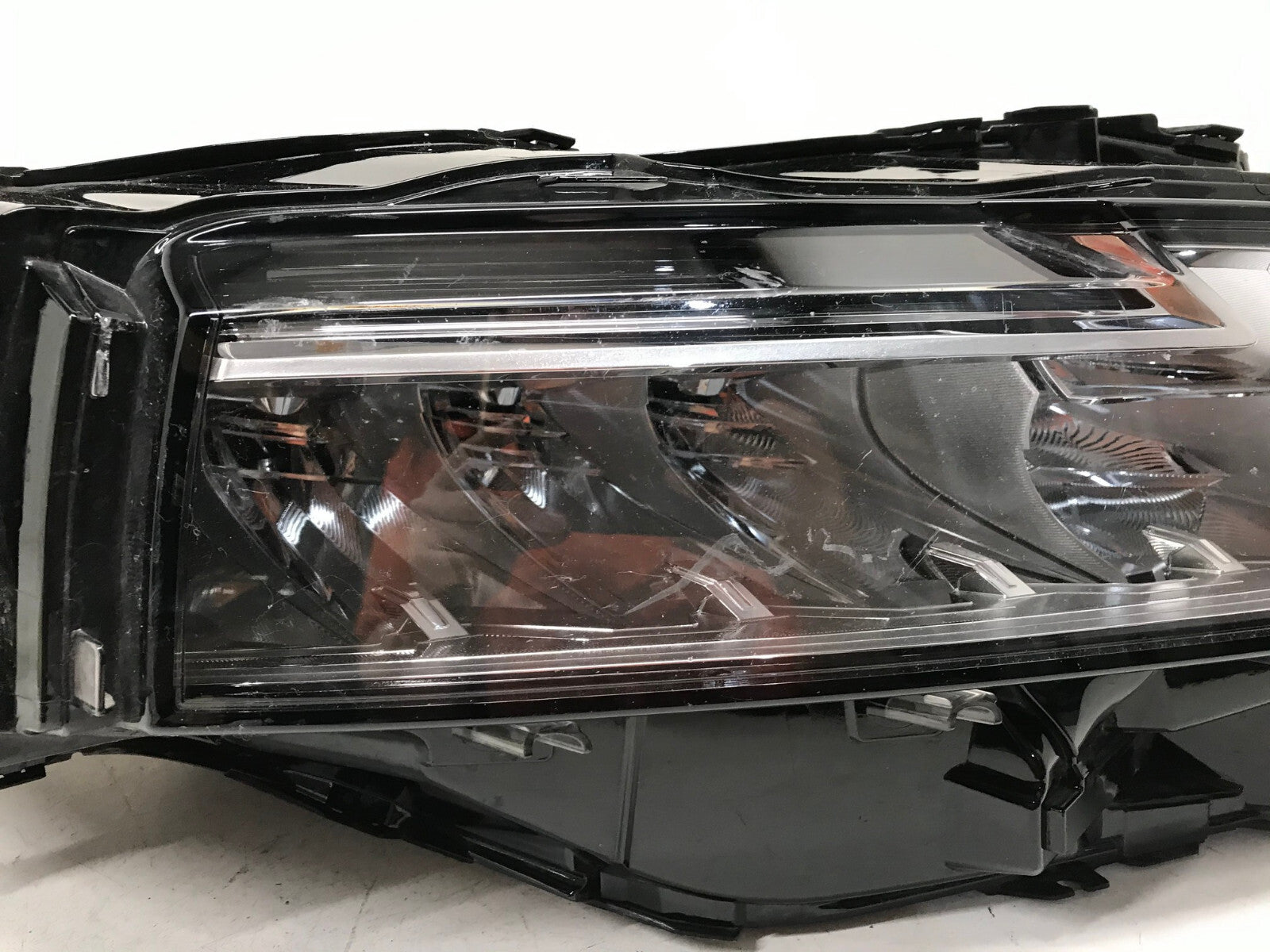 Headlight Damaged LED Right RH Nissan Rogue Platinum SL SV 2021 26010-6RR0A OEM
