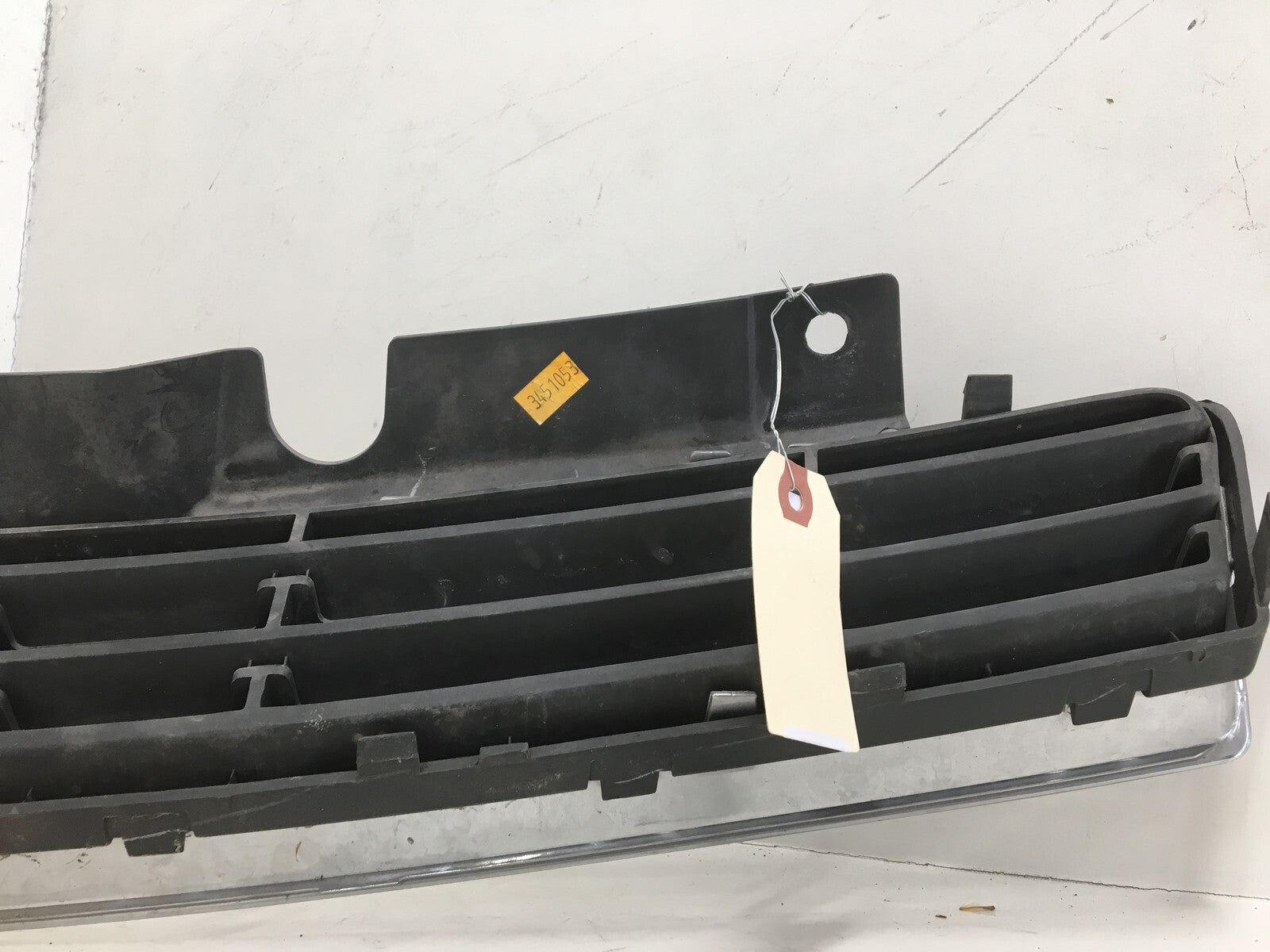 Grille Grill Chevrolet Monte Carlo Impala 2006-2011 10333709 OEM