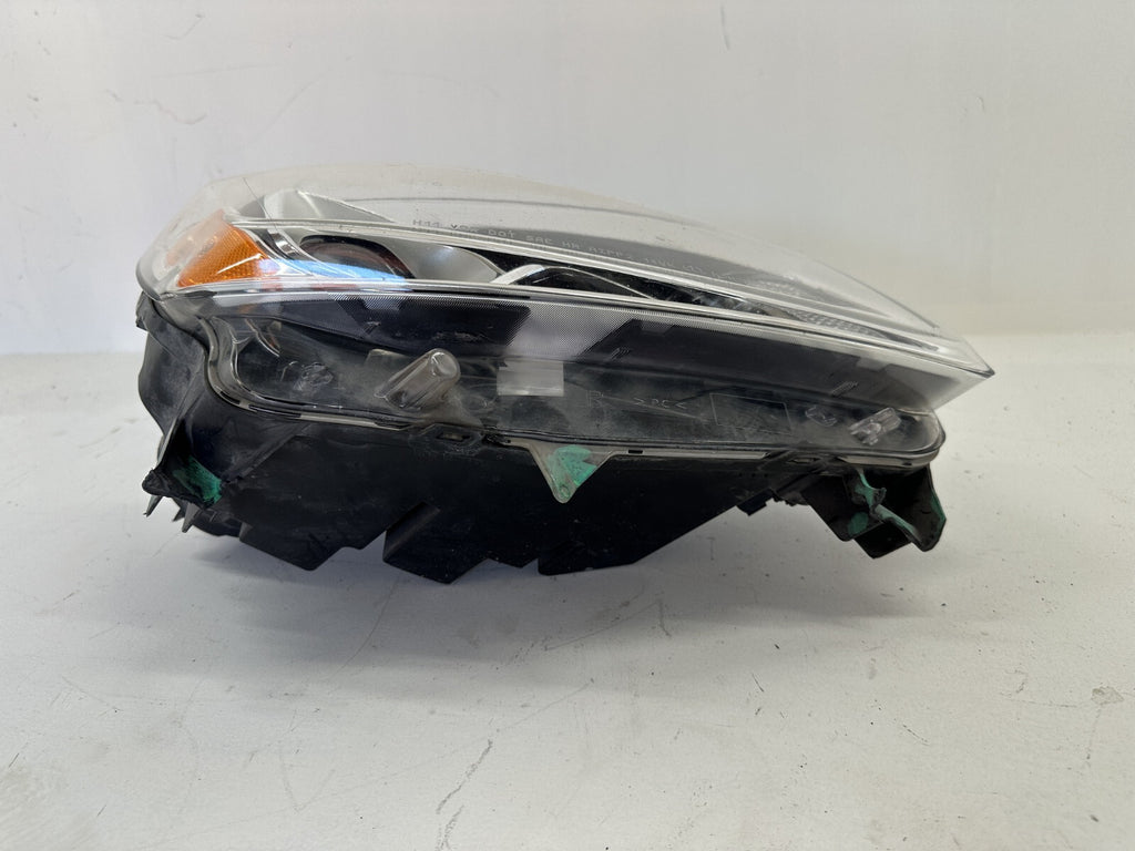 Headlight Damaged Passenger RH 2014 - 2016 Jeep Grand Cherokee 68236108AC OEM