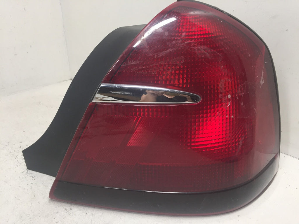 Tail light Damaged Lamp Right Passenger RH  Mercury Grand Marquis 1999-2002 OEM