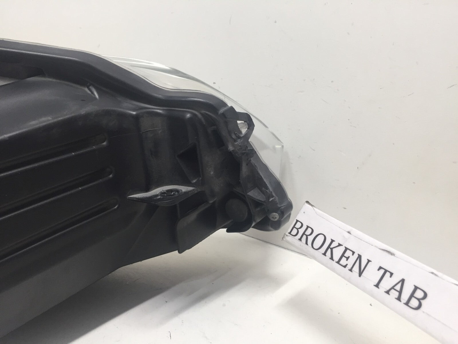 Head light Damaged Driver LH Left Toyota Camry 2015-2017 8111006860 OEM