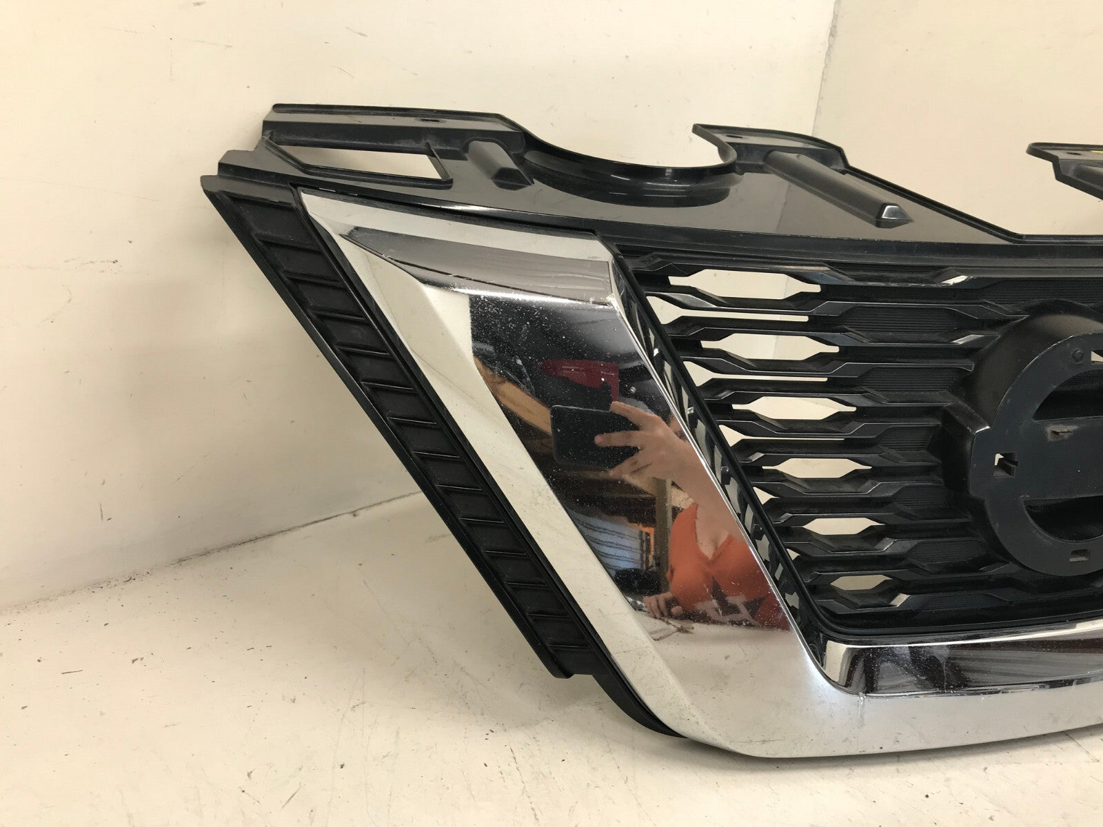 Upper Grill Grille Nissan Rogue 2017 2018 62310-5HK0A OEM