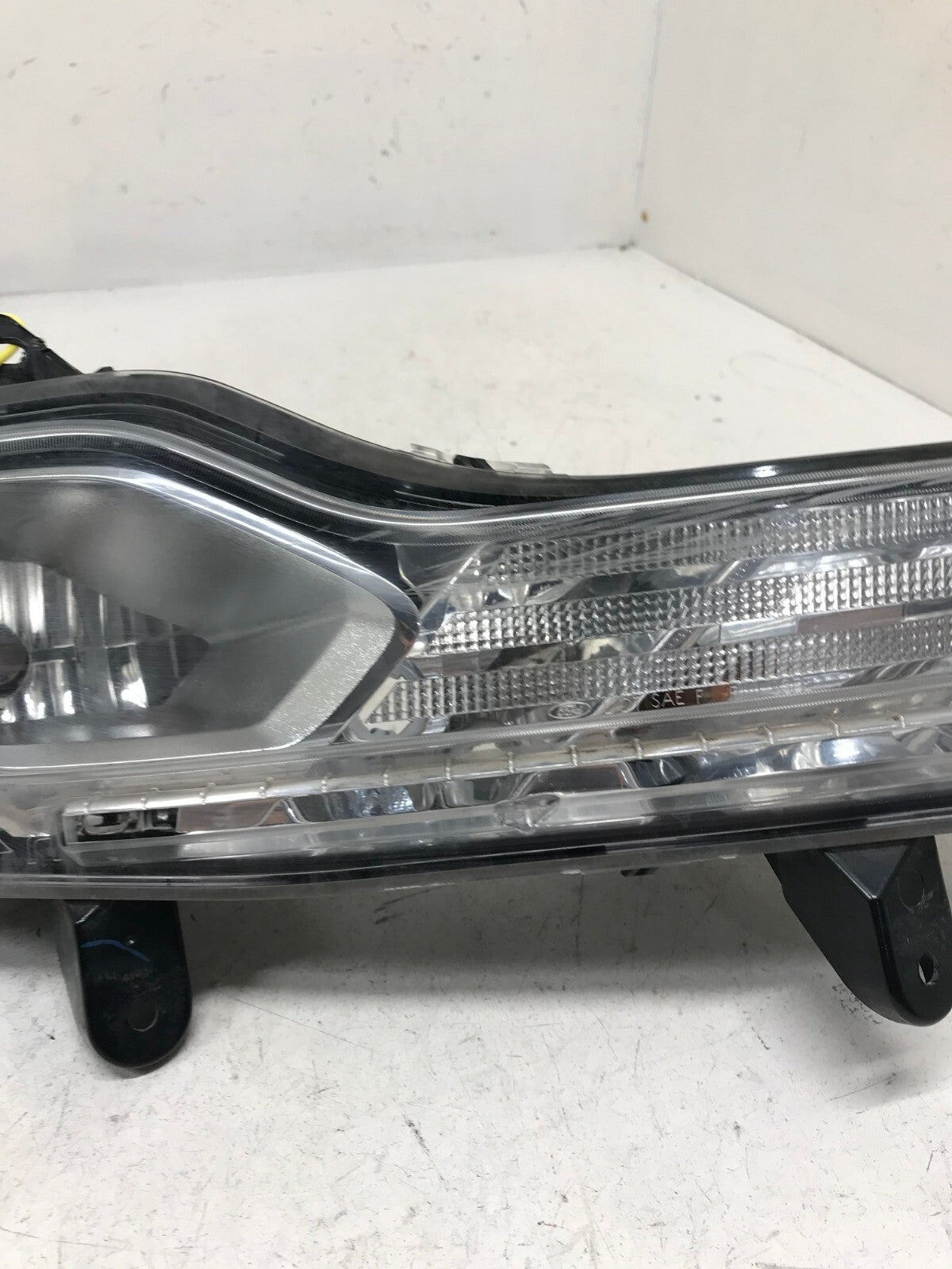 Fog light Damaged Passenger RH Right 2013-2016 Ford Escape CJ54-13B220-AG OEM