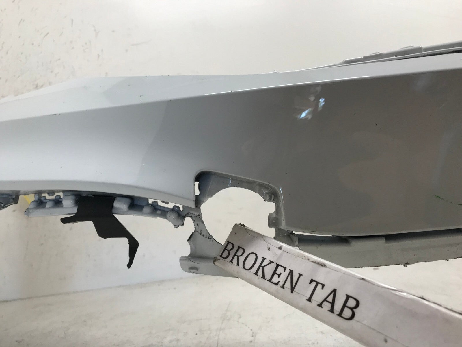 Front Upper Bumper Cover White 2022-2023 Volkswagen Tiguan S/SE 5NN807217-AK OEM