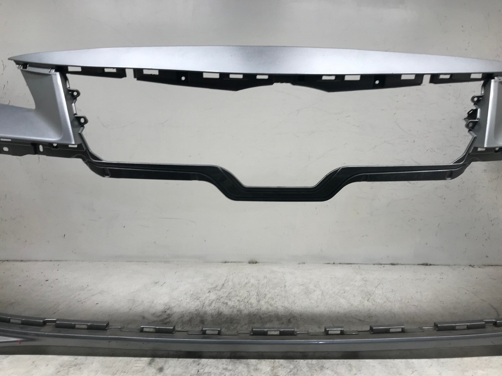 Front Bumper Cover 1J9 2019-2022 Toyota Avalon Hybrid/XLE/XSE 52119-07090 OEM