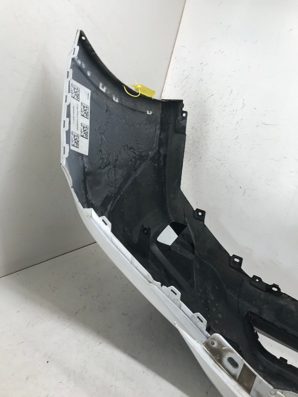Front Bumper Cover White Subaru Outback 2020-2021 57704AN01A OEM