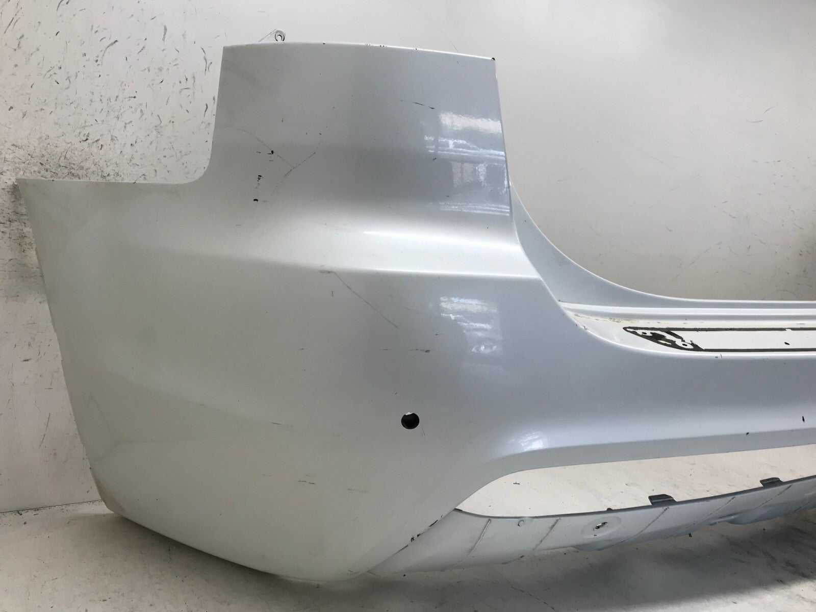 Rear Bumper Cover White 2011-2013 Kia Sorento SX w/Sensor Holes 86611-1U200 OEM