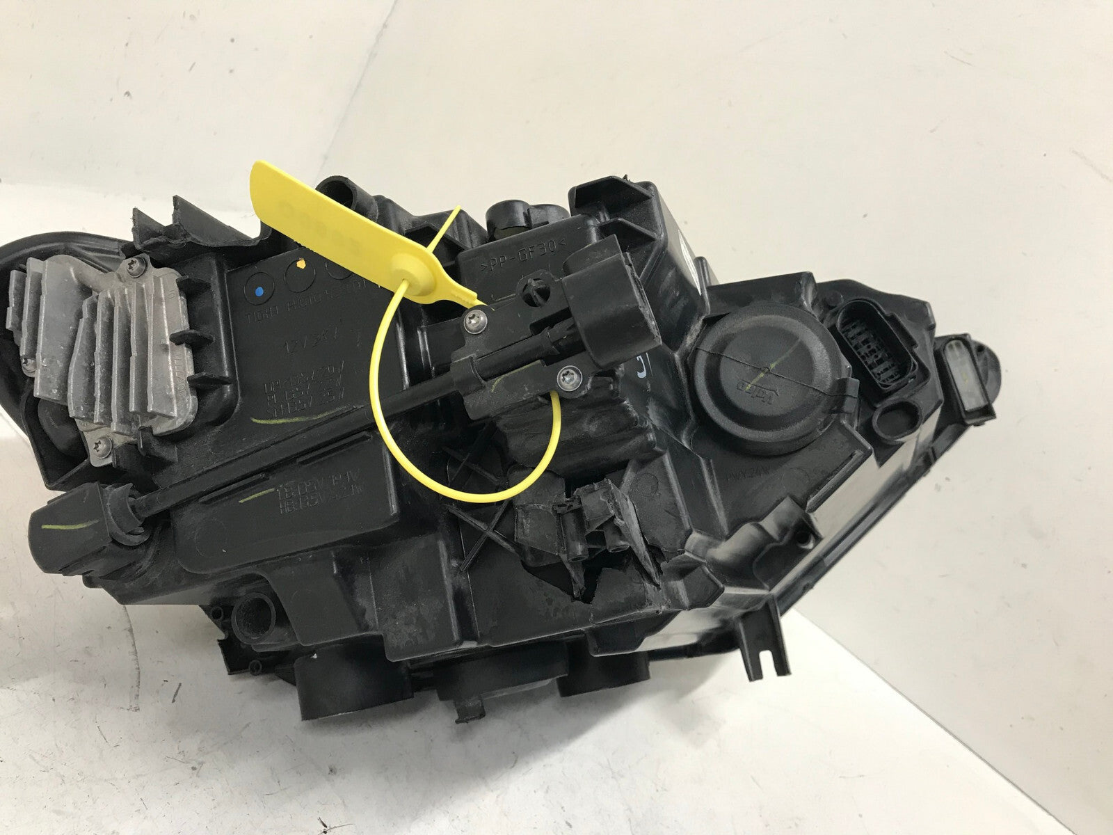 Headlight Damaged LED Left LH Driver Volkswagen Jetta 2019-2022 17A941035C OEM