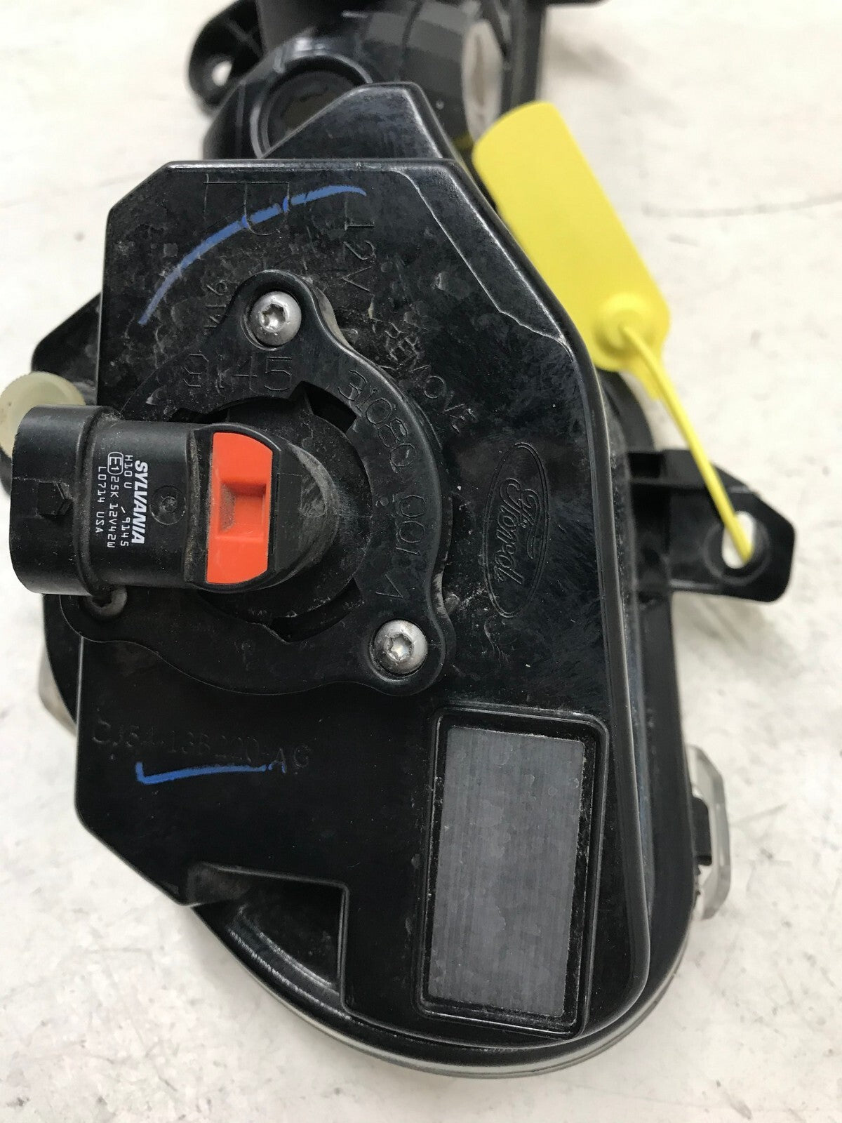 Fog light Damaged Passenger RH Right 2013-2016 Ford Escape CJ54-13B220-AG OEM