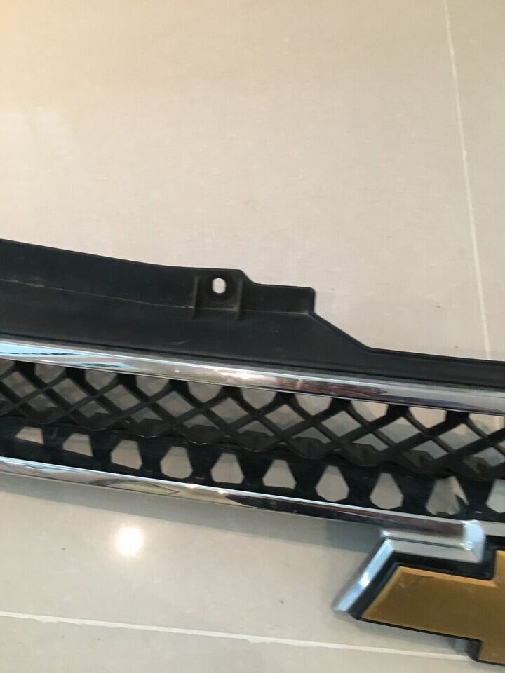 Grill Grille Chevrolet Suburban Tahoe Avalanche 2008-2014 15835087 Original3