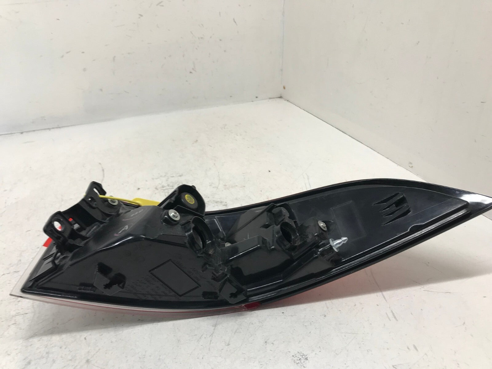 Tail light Damaged Driver LH Left 2020-2021 Toyota Corolla 8156112D10 OEM
