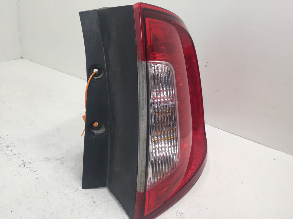 Halogen Tail light Damaged Passenger RH Ford Edge 2011-2014 BT43-13B504-AE OEM