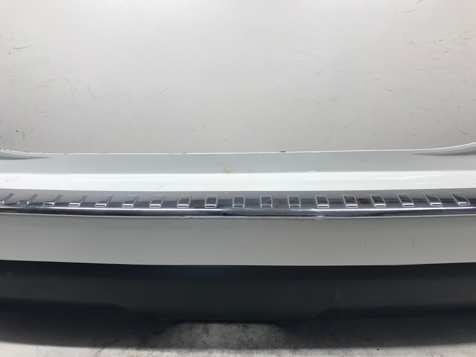 Rear Bumper Cover White 2014-2016 Nissan Rogue S/SL/SV 85022-9TA0H OEM