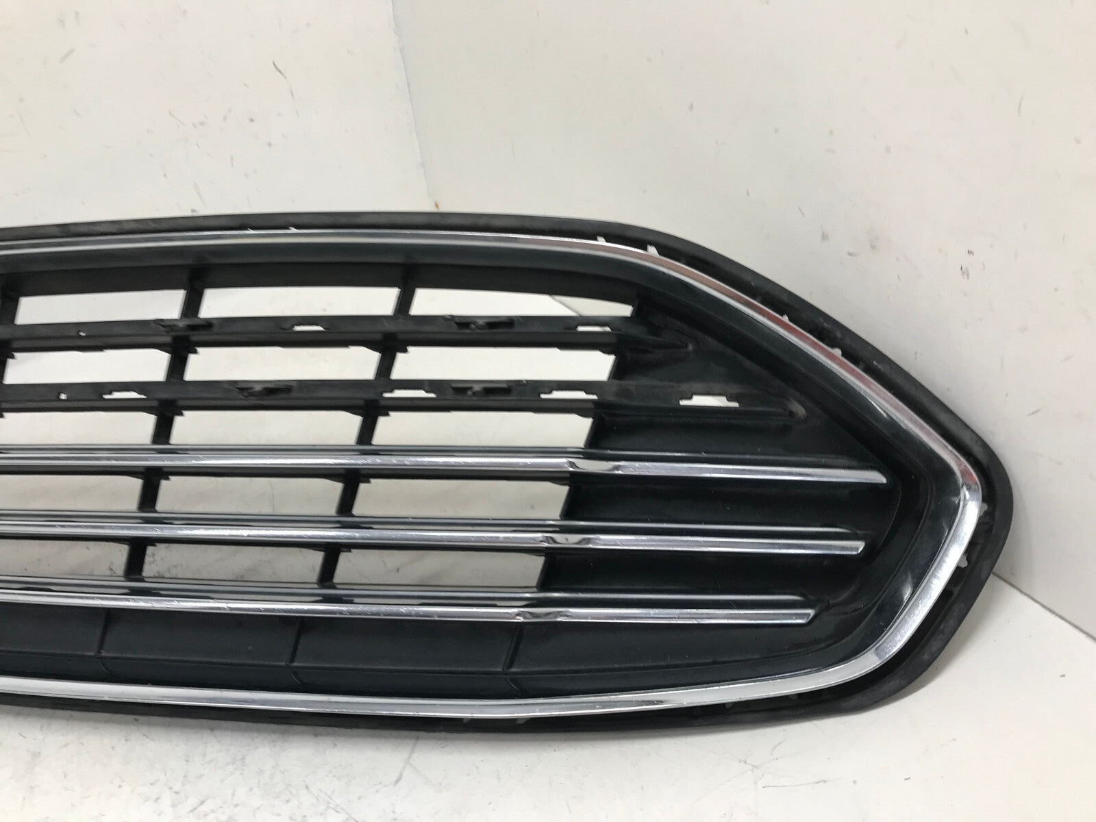 Grille Grill 2013 2014 2015 Ford Fusion DS73-8150-BDW OEM