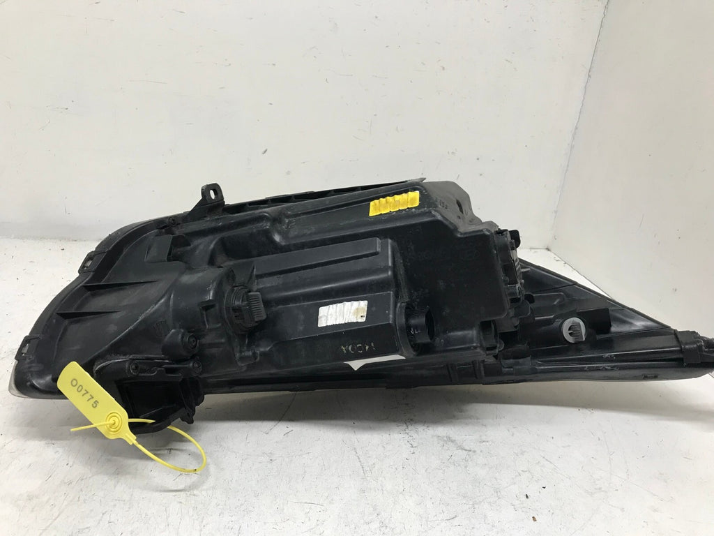 Headlight Damaged Halogen LH Driver Hyundai Accent 2015-2017 92101-1R710 OEM