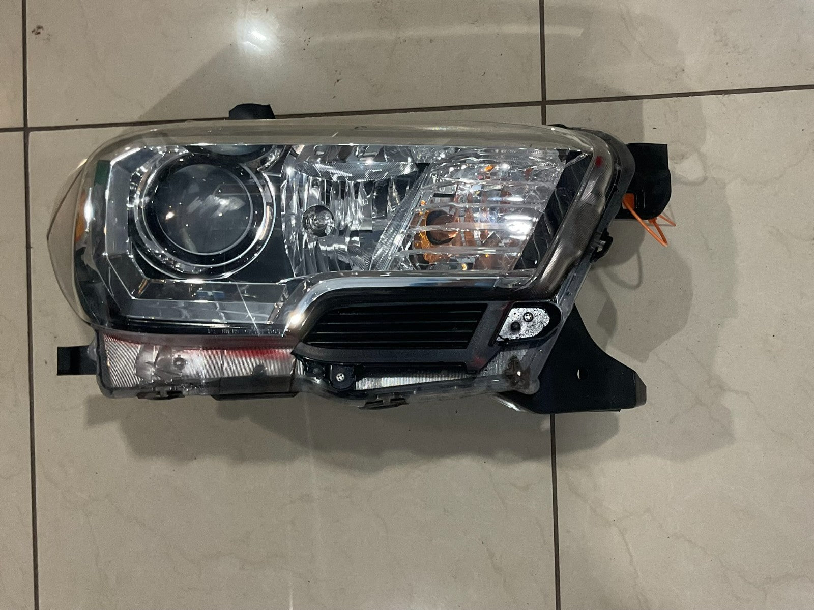 Headlight Right RH Passenger 2016-2022 Toyota Tacoma CAPA
