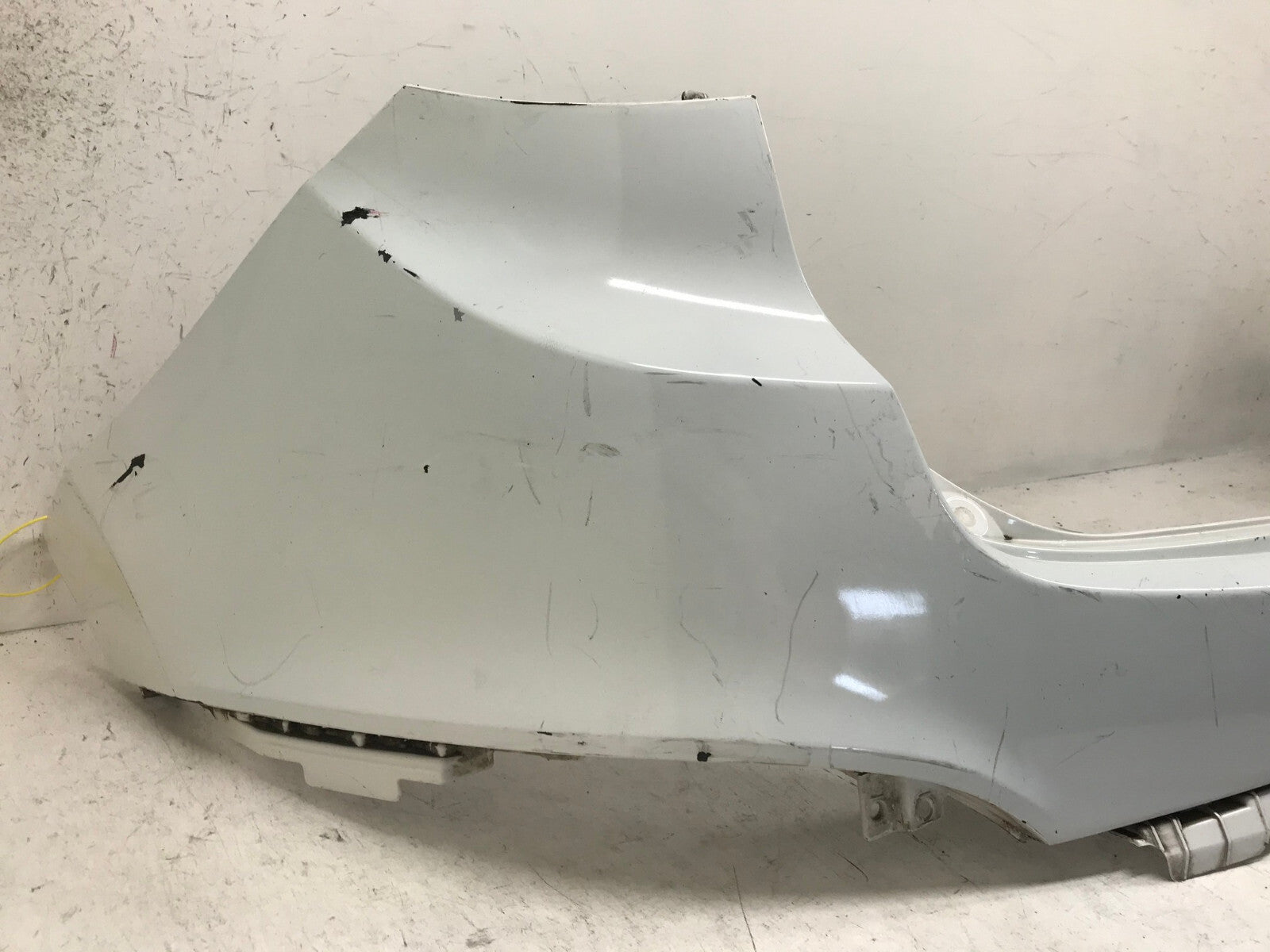 Rear Bumper Cover White Hyundai Tucson GL GLS Limited SE 10-2015 86611-2S000 OEM