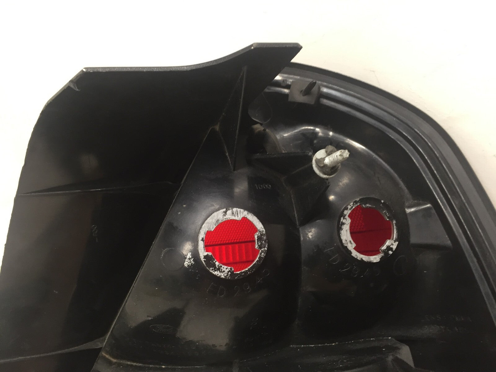 Tail light Damaged Lamp Driver LH Ford Crown Victoria 04-2011 8W7Z-13405-A OEM