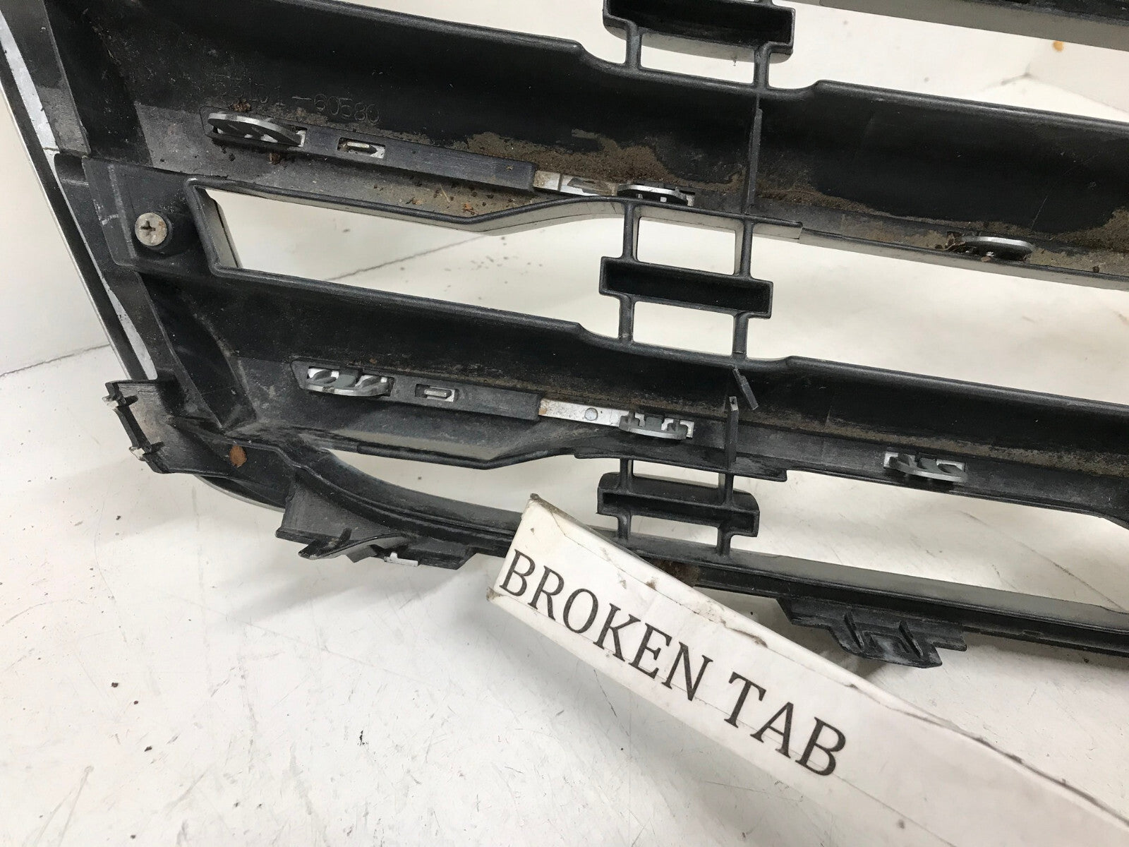 Grill Grille Toyota Landcruiser 2007 53101-60480 OEM