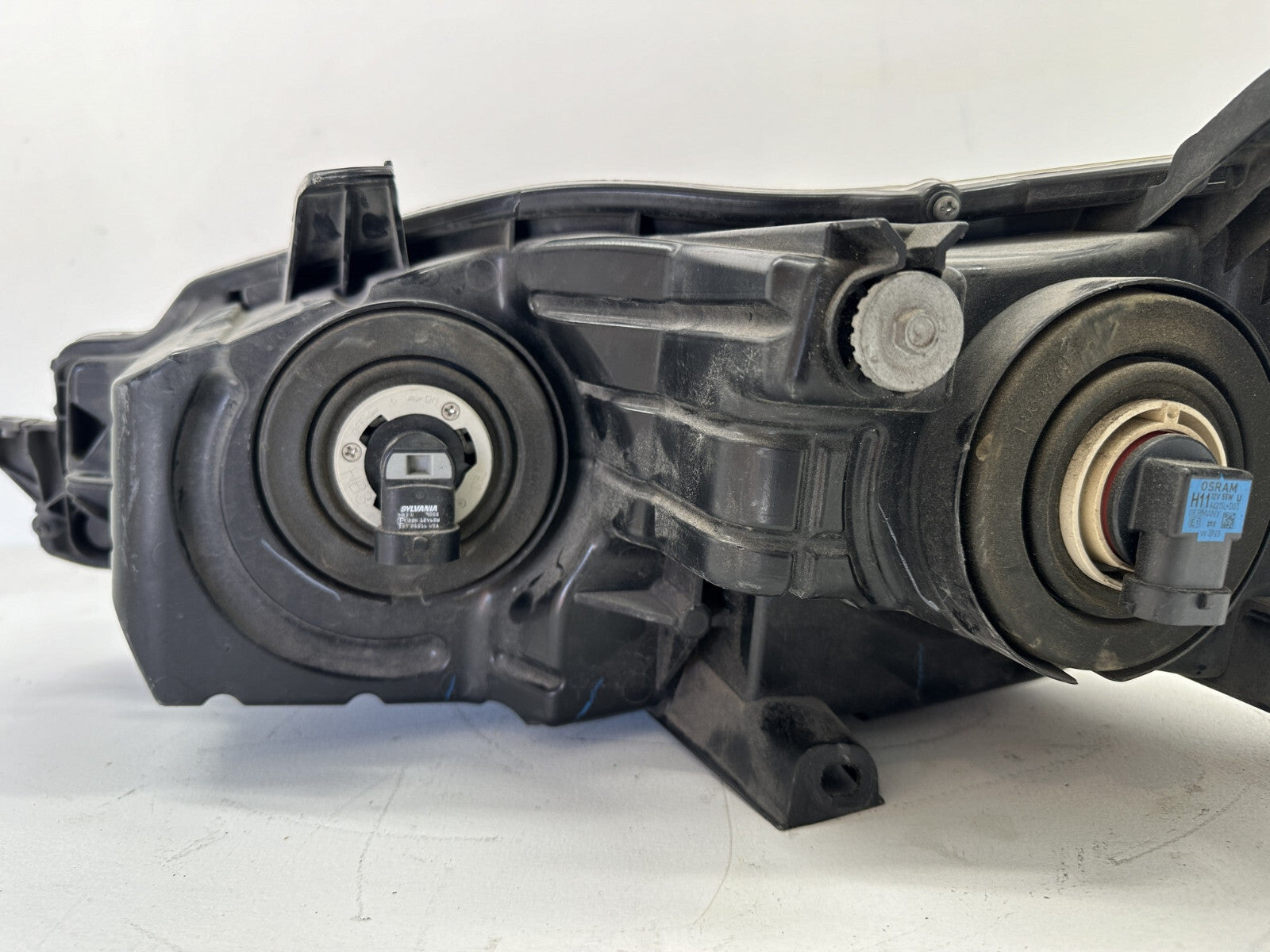 Headlight Damaged Right Passenger RH 2015 2016 2017 Toyota Camry 8111006C80 OEM