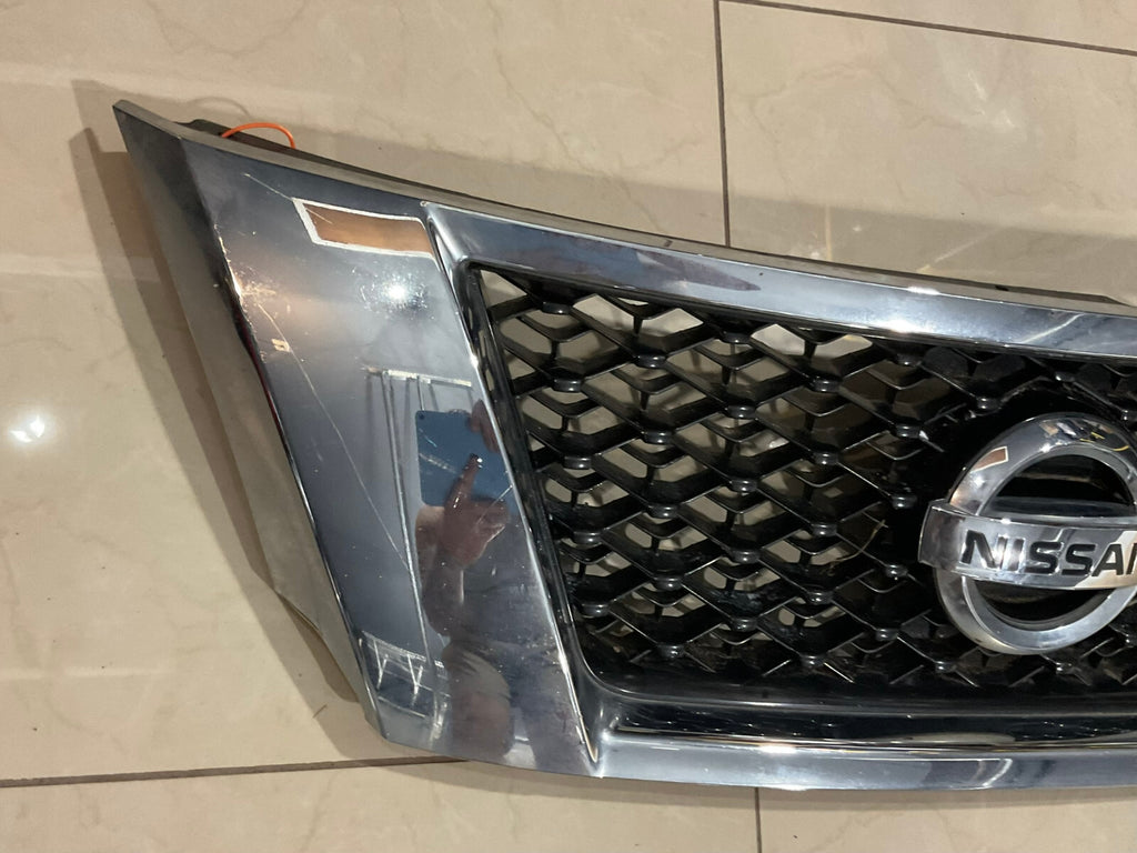 Grille Grill Black And Silver 2013 - 2017 Nissan Pathfinder 62310-3KNOB OEM