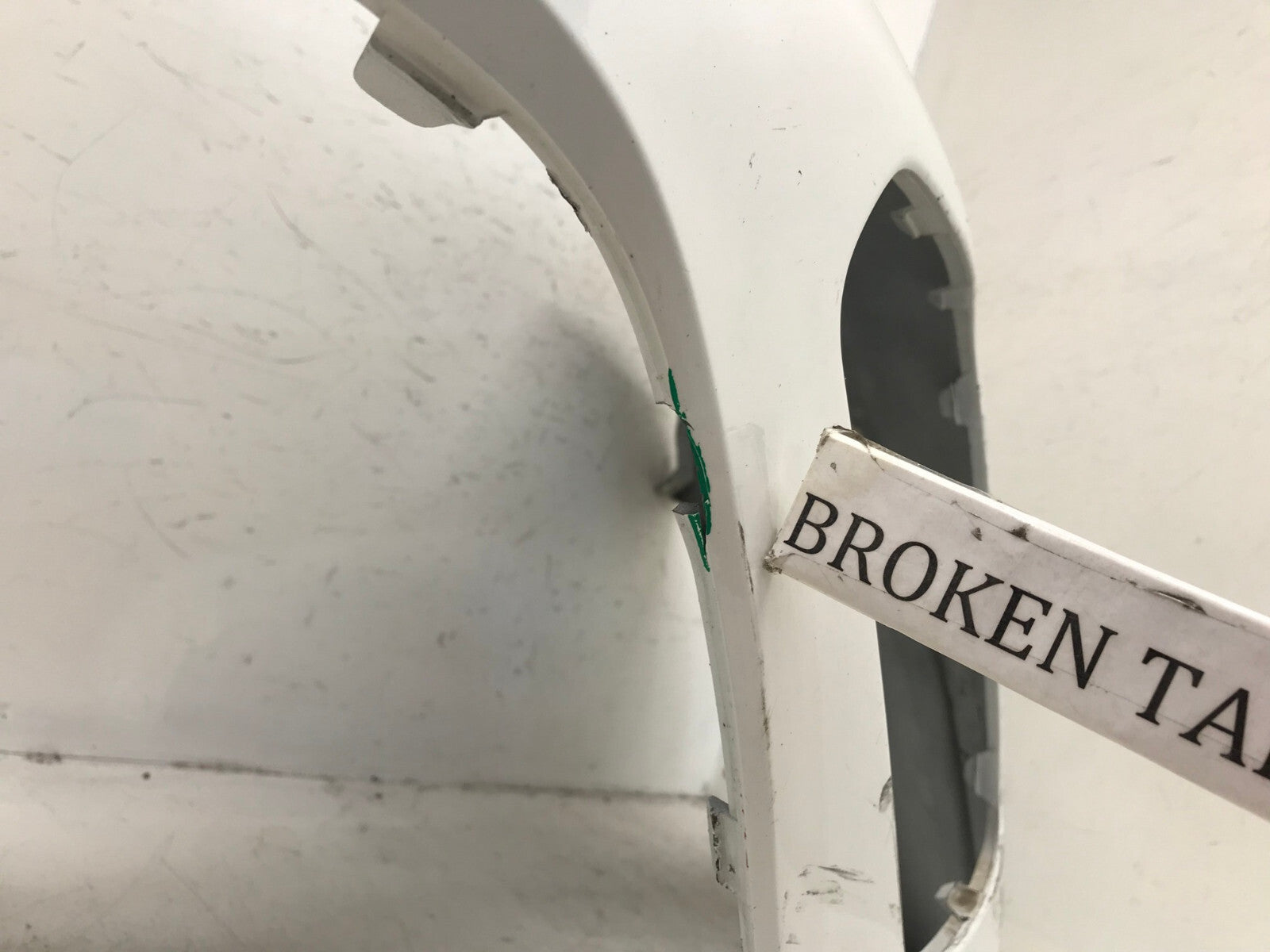 Front Bumper Cover White 2020 2021 Kia Soul EX/LX/X-Line 86511-K0000 OEM