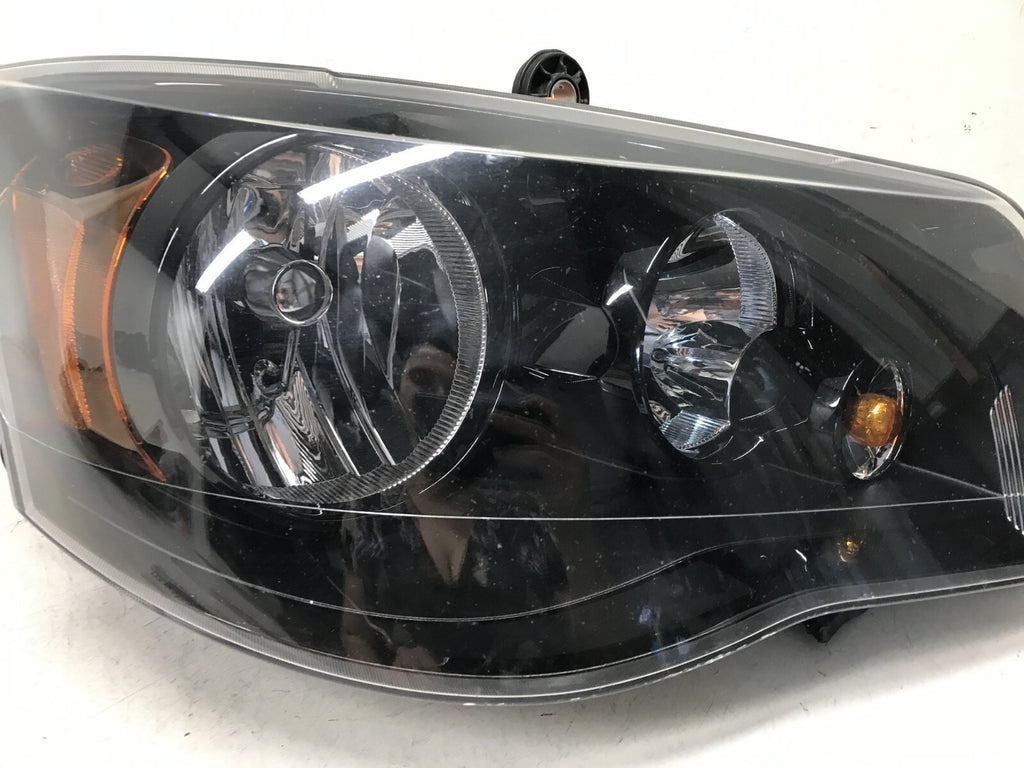 Halogen Headlight Damaged RH Right Dodge grand Caravan 2011-20 68206500AD OEM
