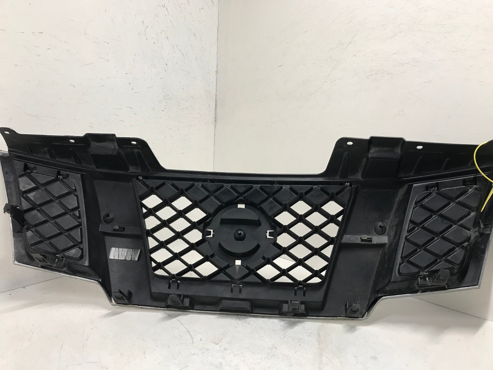 Grill Grille 2009-2020 Nissan Frontier 62310-9BA0A OEM