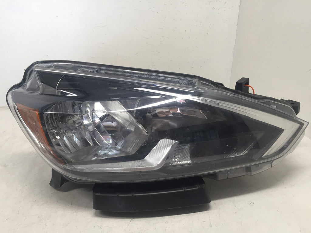 Headlight Damaged Halogen Passenger RH Nissan Sentra 16-2018 26010-3YU0A OEM