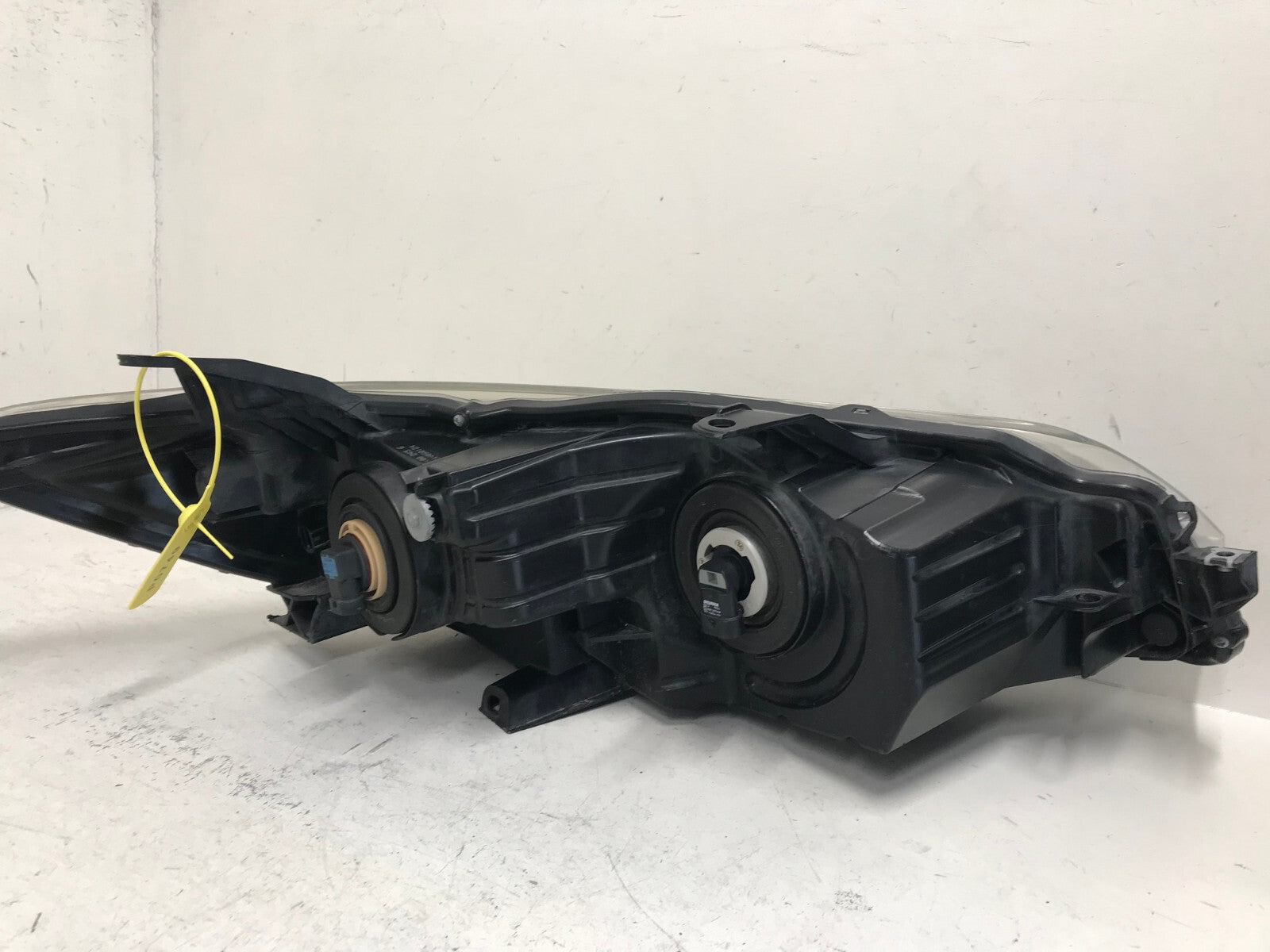 Headlight Damaged Driver LH Toyota Camry Hybrid LE XLE 2015-2017 81150-06D90 OEM