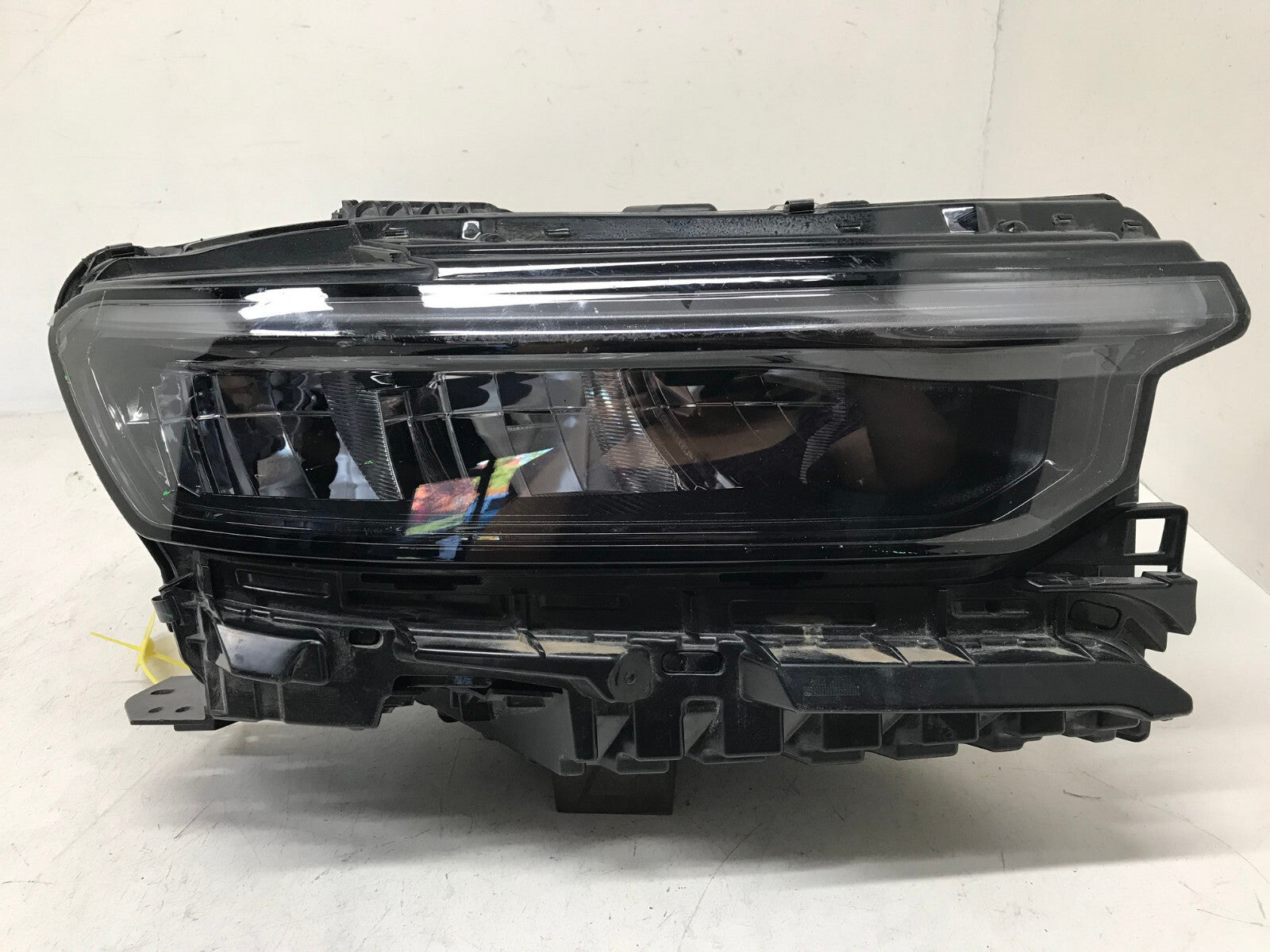 Headlight Damaged Pass. RH Jeep Grand Cherokee 21 2022 P68376992AE OEM