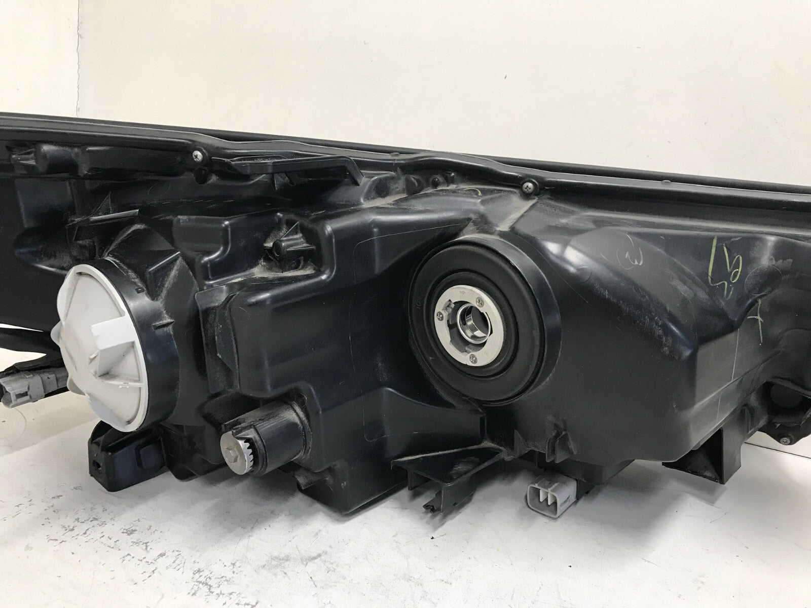 Headlight Left LH Driver Toyota Highlander 2017-2019 81150-0E390 OEM