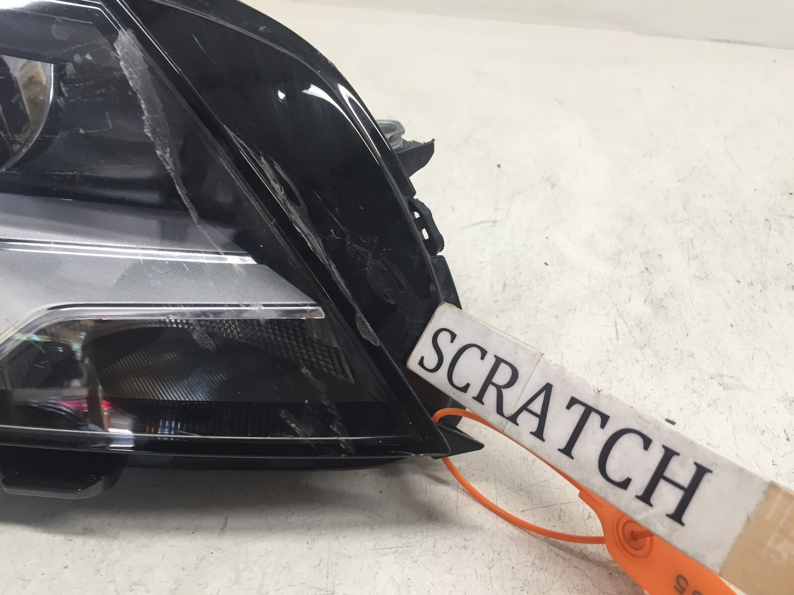 Headlight Damaged Lamp Passenger RH USA type Volkswagen Passat B7 2011-2015 CAPA