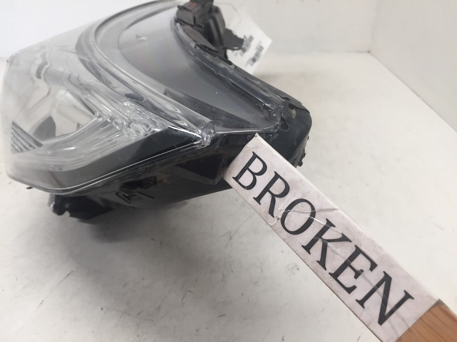 Halogen Headlight Damaged Driver LH Left Honda CR V 2015 2016 33150T1WA11 OEM