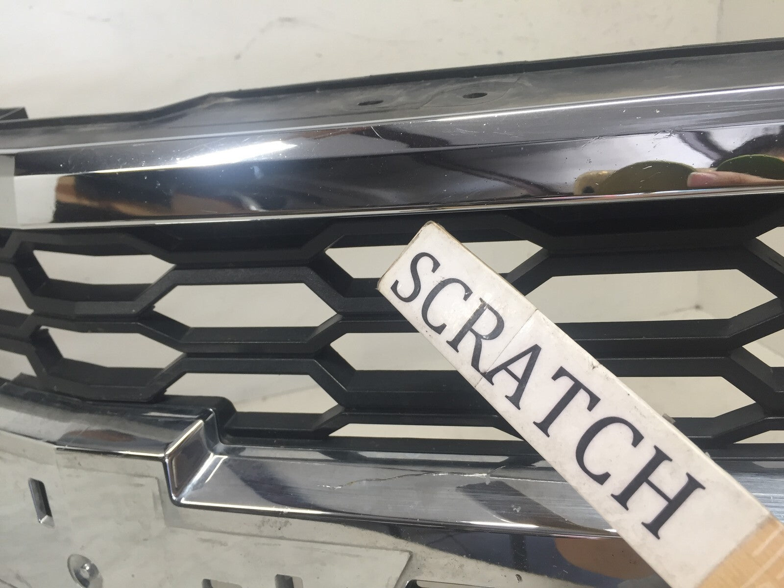 Grille Grill Chevy Suburban Tahoe 2015-2020 23440914 OEM