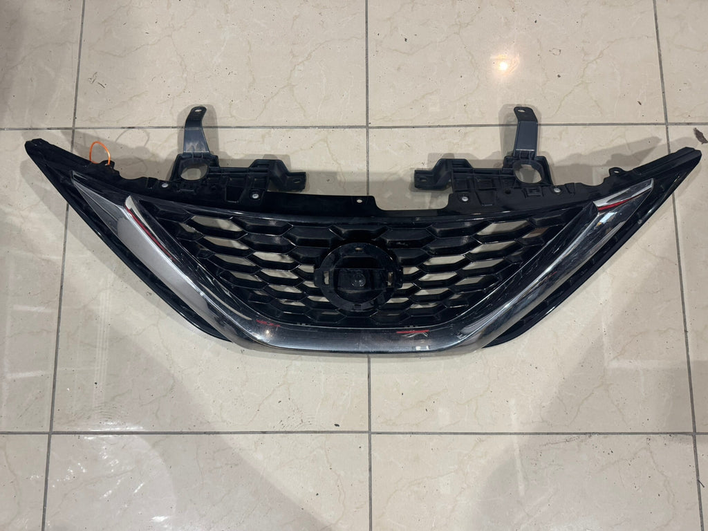 Grill Grille Black/Silver 2016 2017 2018 Nissan Sentra 62310+3yuoa OEM